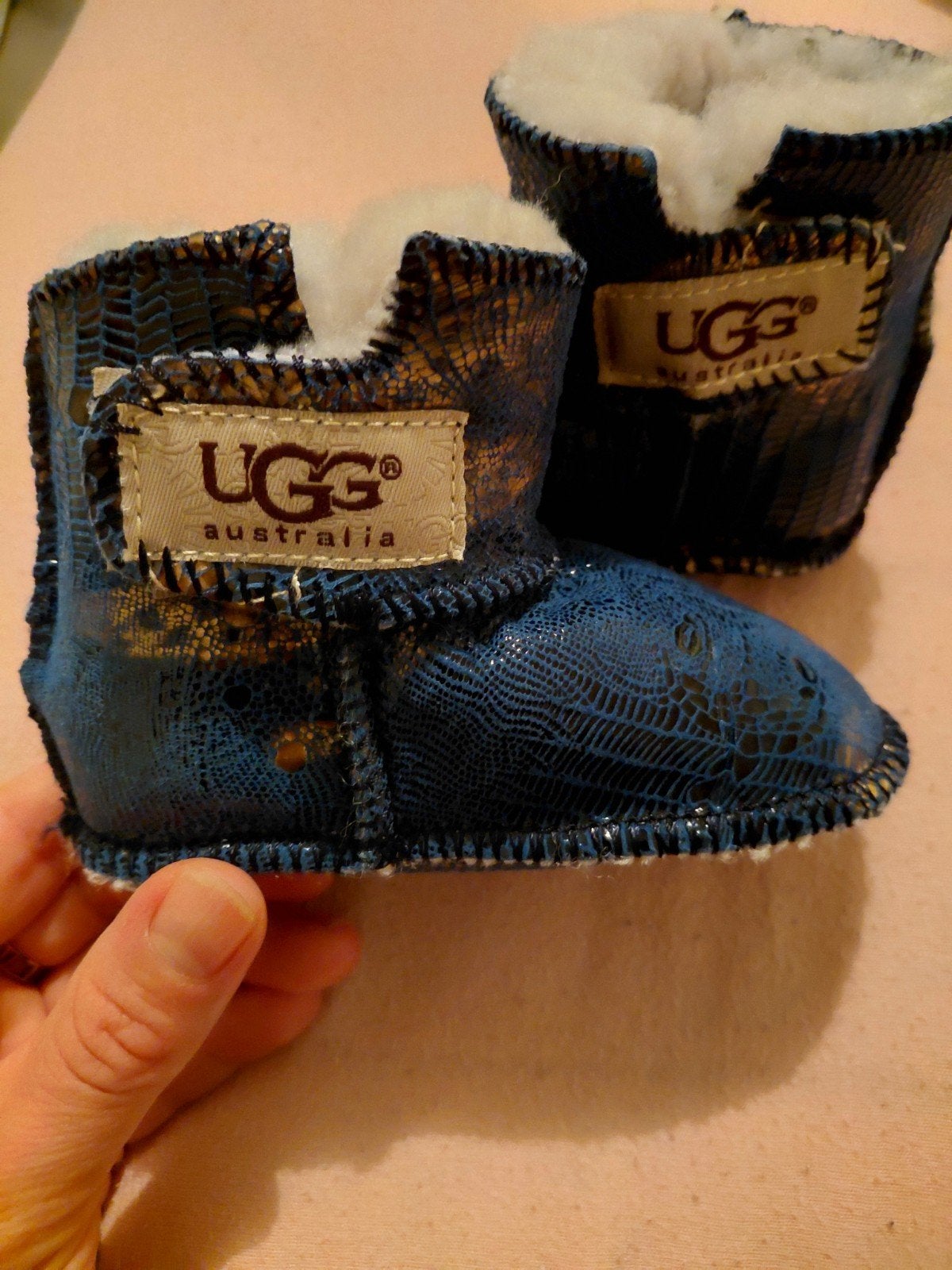 UGG babyslofjes blauw met goud, Ophalen, Nieuw, UGG, Meisje