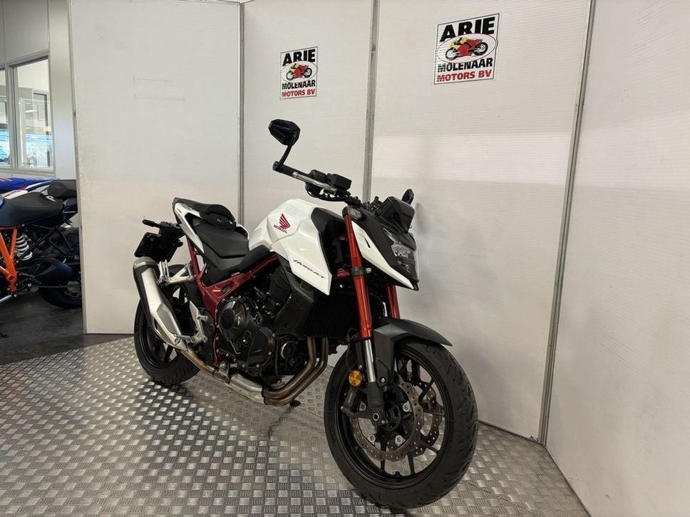 Honda CB 750 Hornet ABS (bj 2023), 2 cilinders, HONDA, Motorrijbewijs A, Bedrijf