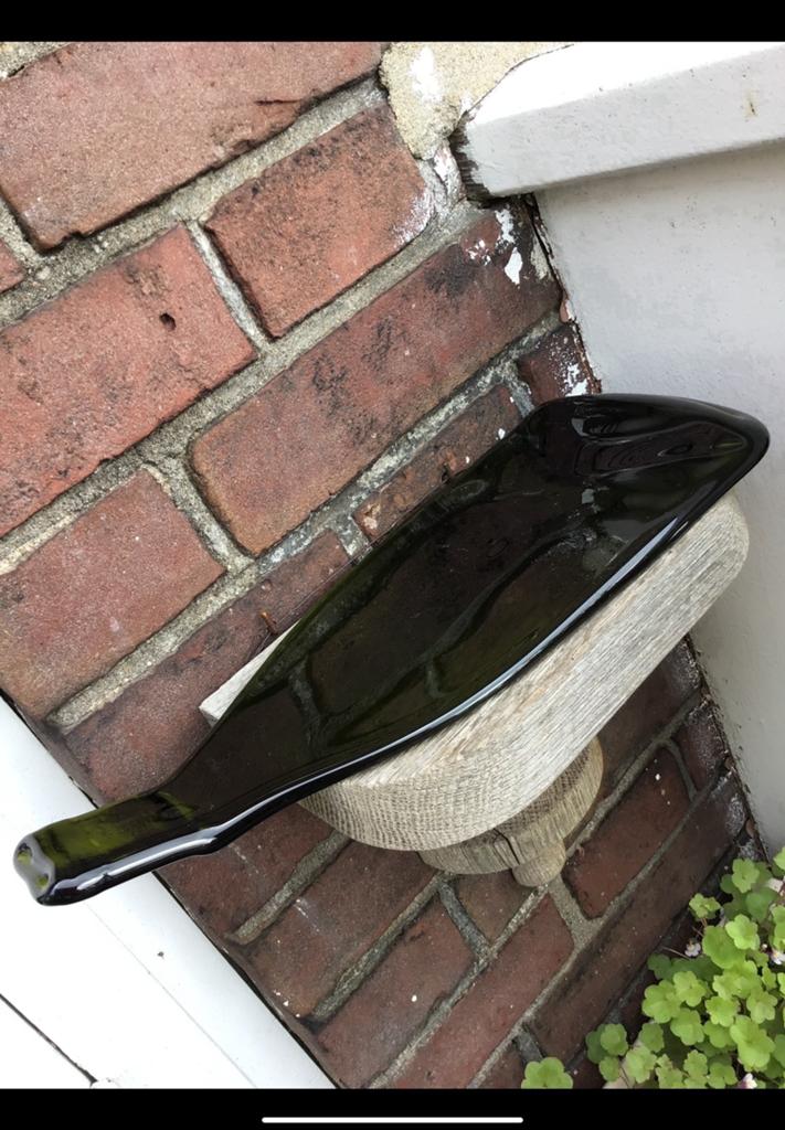 Groen platgesmolten bourgogn wijnfles Fles soort hapjesplank, Antiek en Kunst, Ophalen of Verzenden