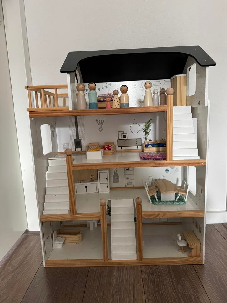 Poppenhuis (van hout), Ophalen, Zo goed als nieuw, Poppenhuis