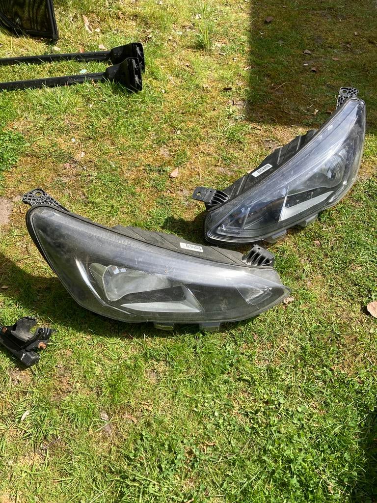 Set koplampen Ford Focus vanaf 2019 - Lichte schade, Ophalen, Gebruikt, Ford