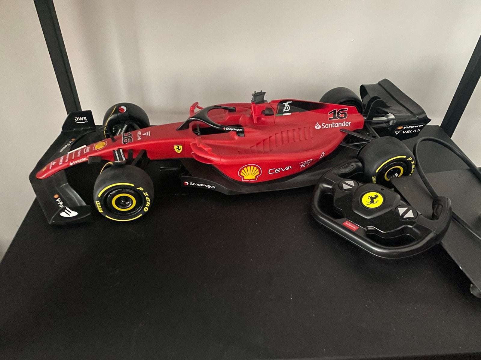 Ferrari F1 RC Auto met Afstandsbediening, Elektro, Ophalen of Verzenden, Zo goed als nieuw, Auto onroad