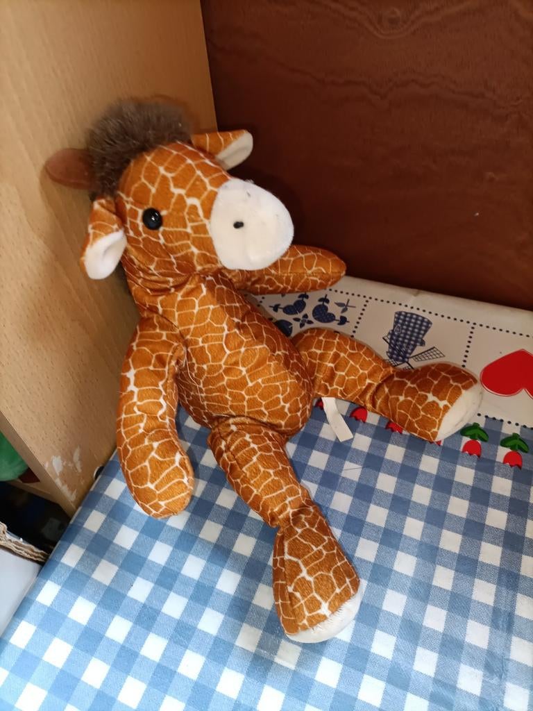 Giraffe knuffel van Jurjen de Vries 30 cm groot, Kinderen en Baby's, Speelgoed | Knuffels en Pluche, Ophalen of Verzenden, Zo goed als nieuw