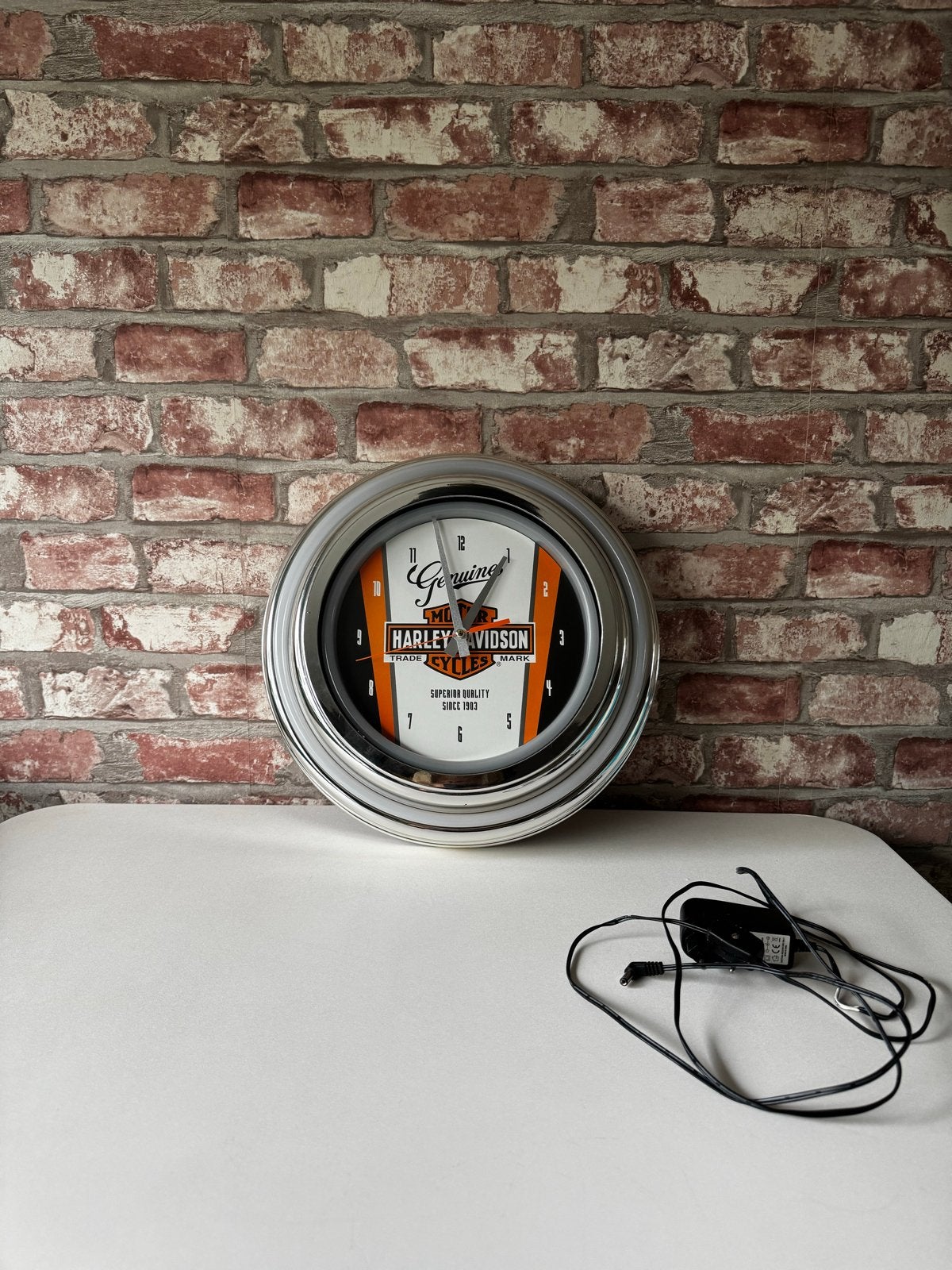 Harley-Davidson Wandklok met Neon Verlichting, Ophalen of Verzenden, Gebruikt, Analoog, Wandklok