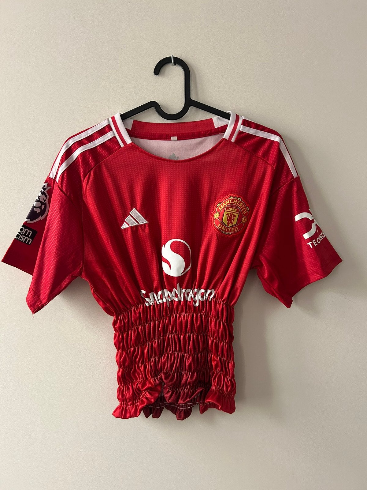 NIEUW upcycled rood shirt manchester united voetbal, Nieuw, Ophalen of Verzenden, Korte mouw, Maat 36 (S)