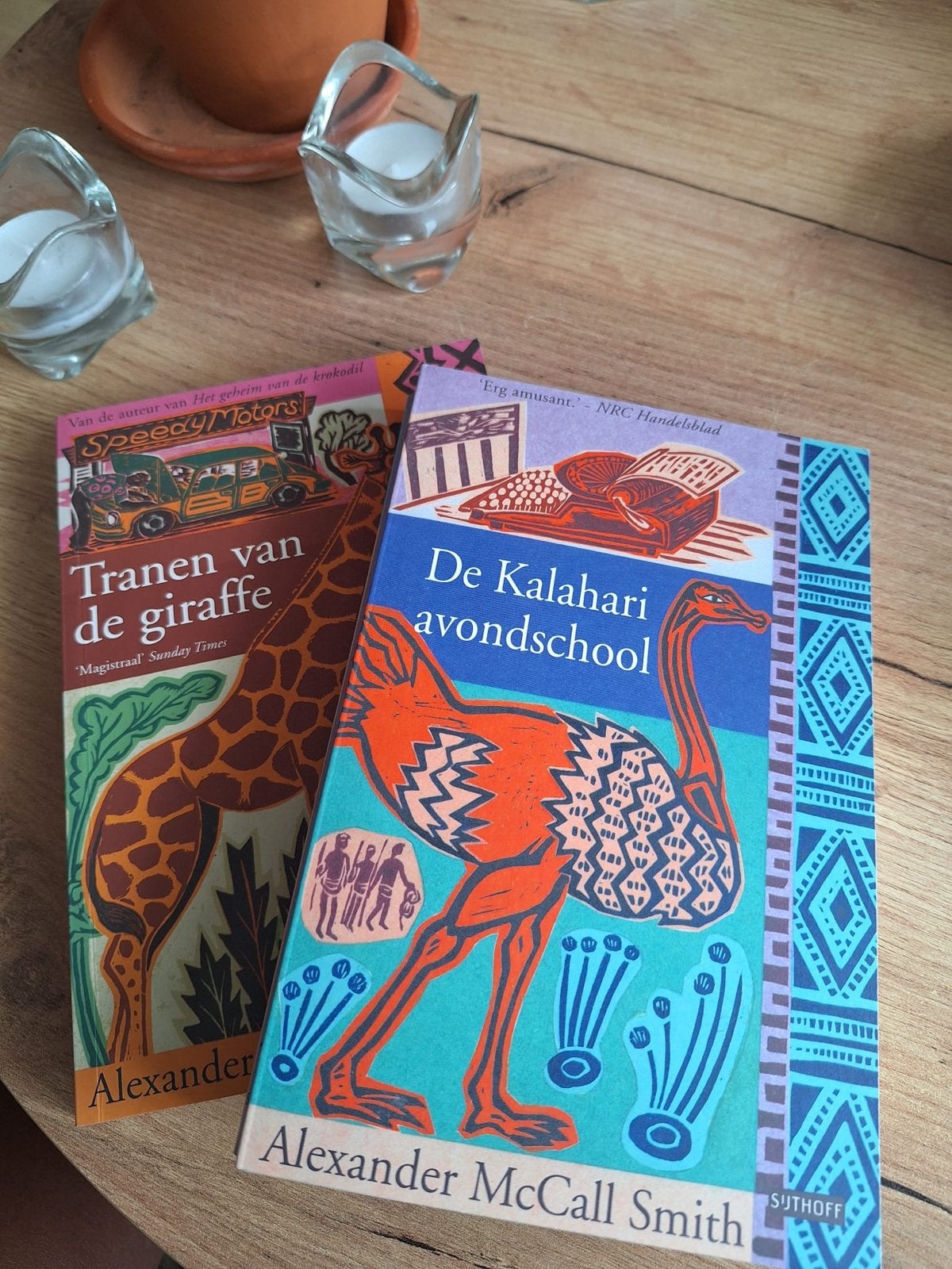 Alexander McCall Smith - De Kalahari Avondschool & Tranen va, Ophalen of Verzenden, Gelezen, Europa overig