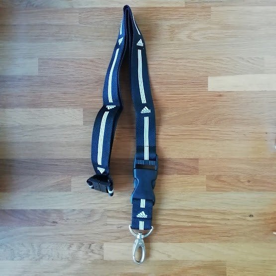 Adidas Lanyard Sleutelhanger - Zwart met Wit, Ophalen of Verzenden, Nieuw, Gebruiksvoorwerp