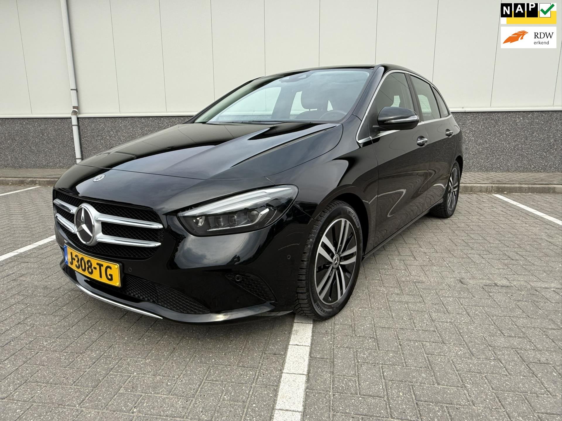 Mercedes-Benz B-klasse 180 Business Solution Luxury automaat, Auto's, Mercedes-Benz, 136 pk, Gebruikt, 4 cilinders, 700 kg