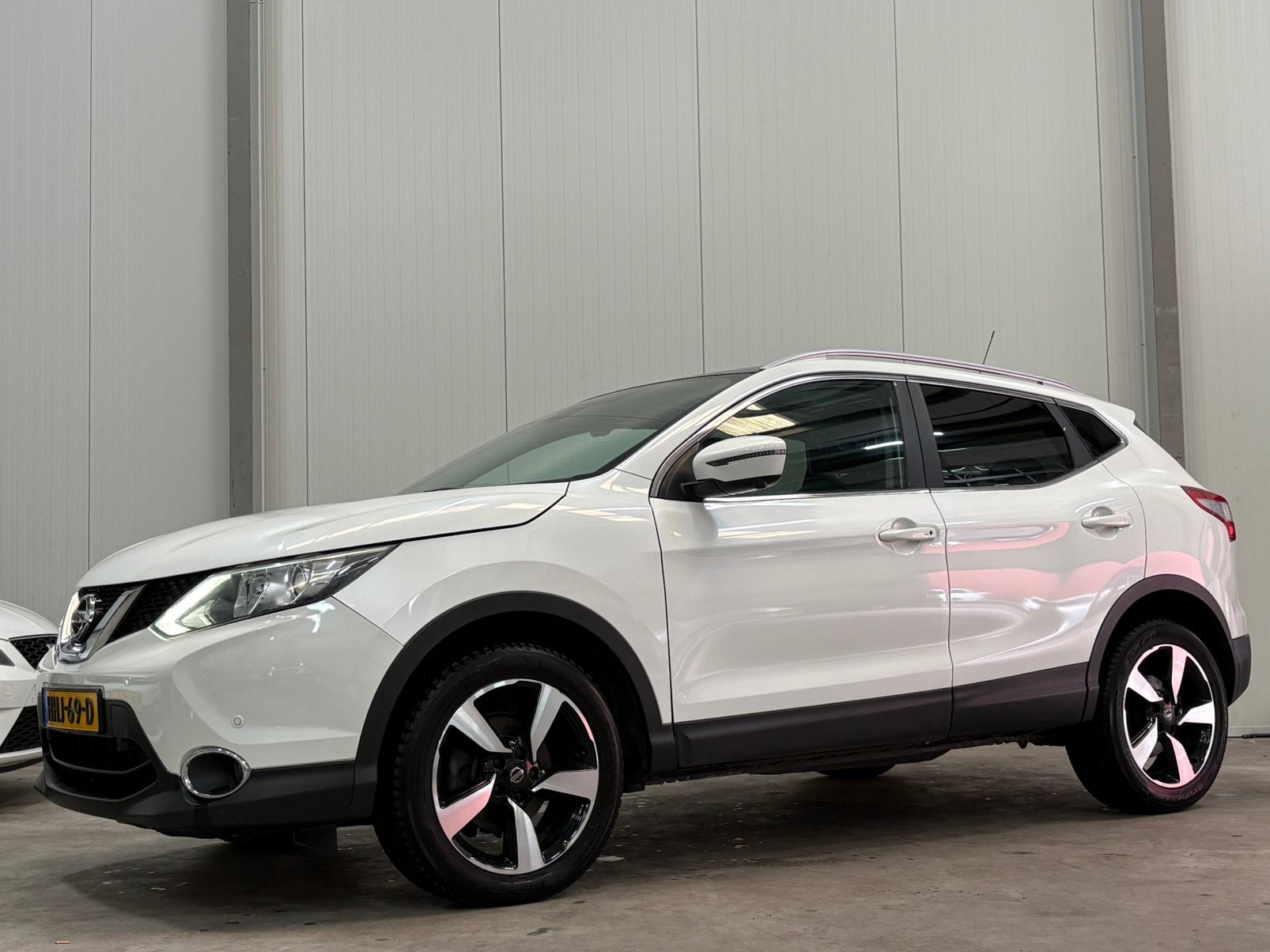 Nissan Qashqai 1.2/BJ2017/360/PANO/NAVI/CRUISE/