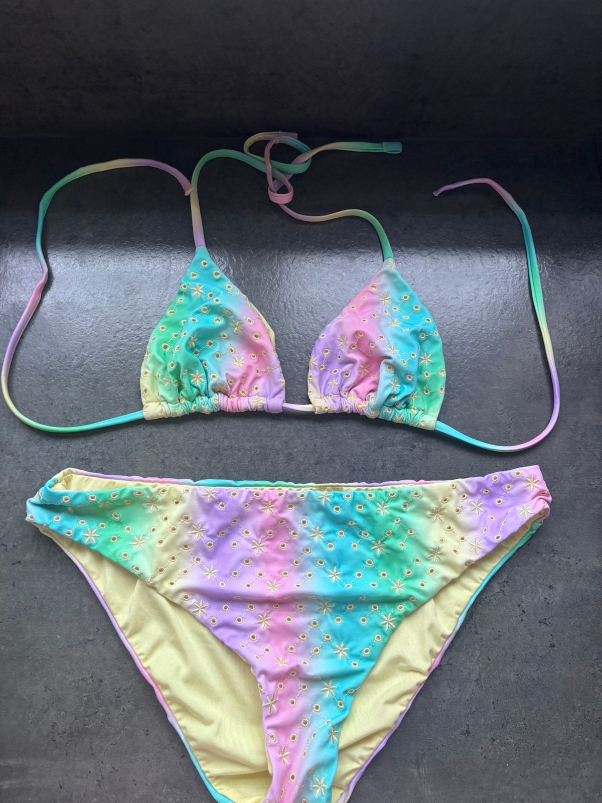 Calzedonia pastel bikini, Ophalen of Verzenden, Zo goed als nieuw, Meerkleurig, Bikini