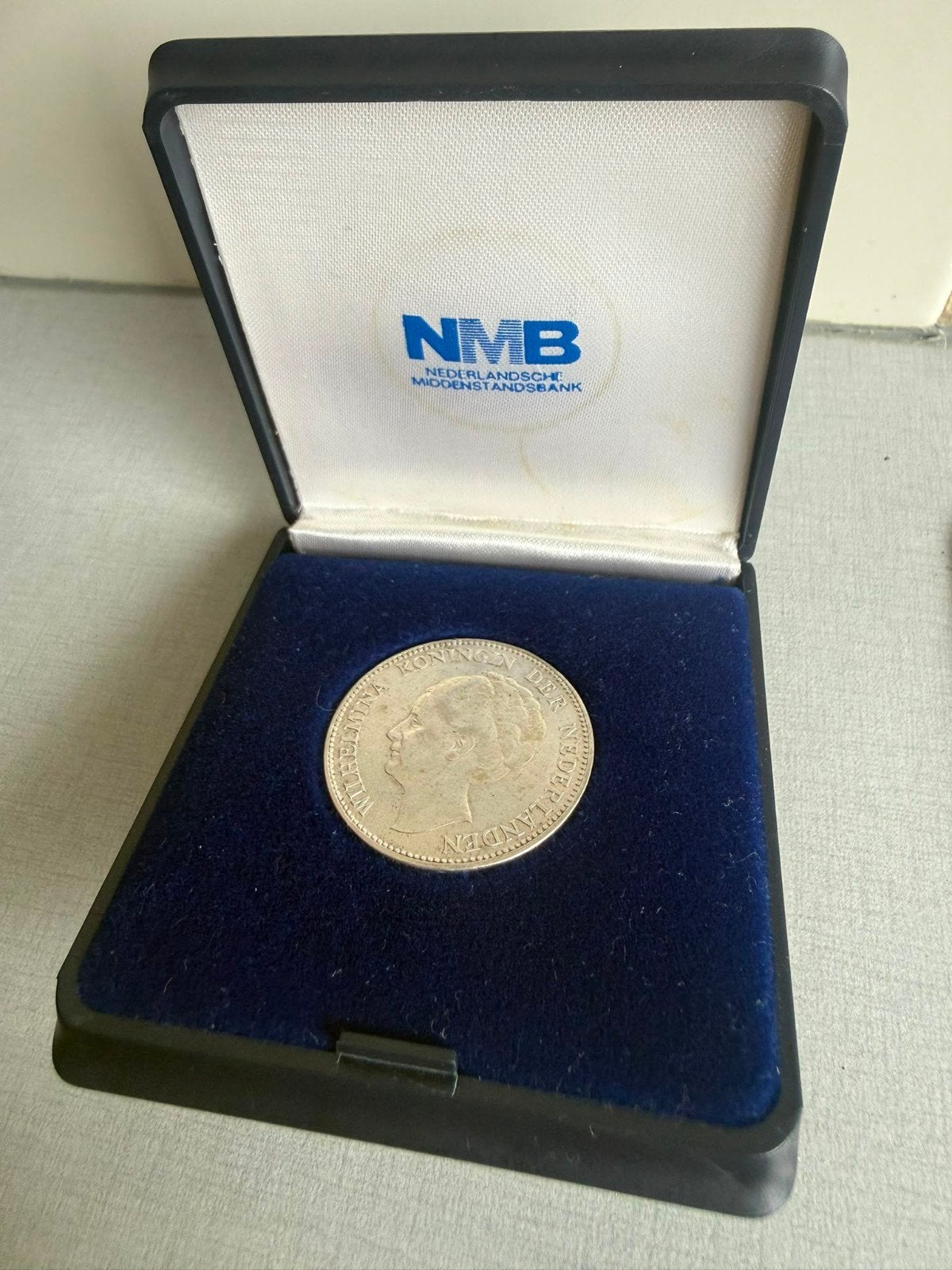 Zilveren Wilhelmina 1 Gulden 1931 in Originele Luxe NMB Cass, 1 gulden, Setje, Zilver, Ophalen of Verzenden