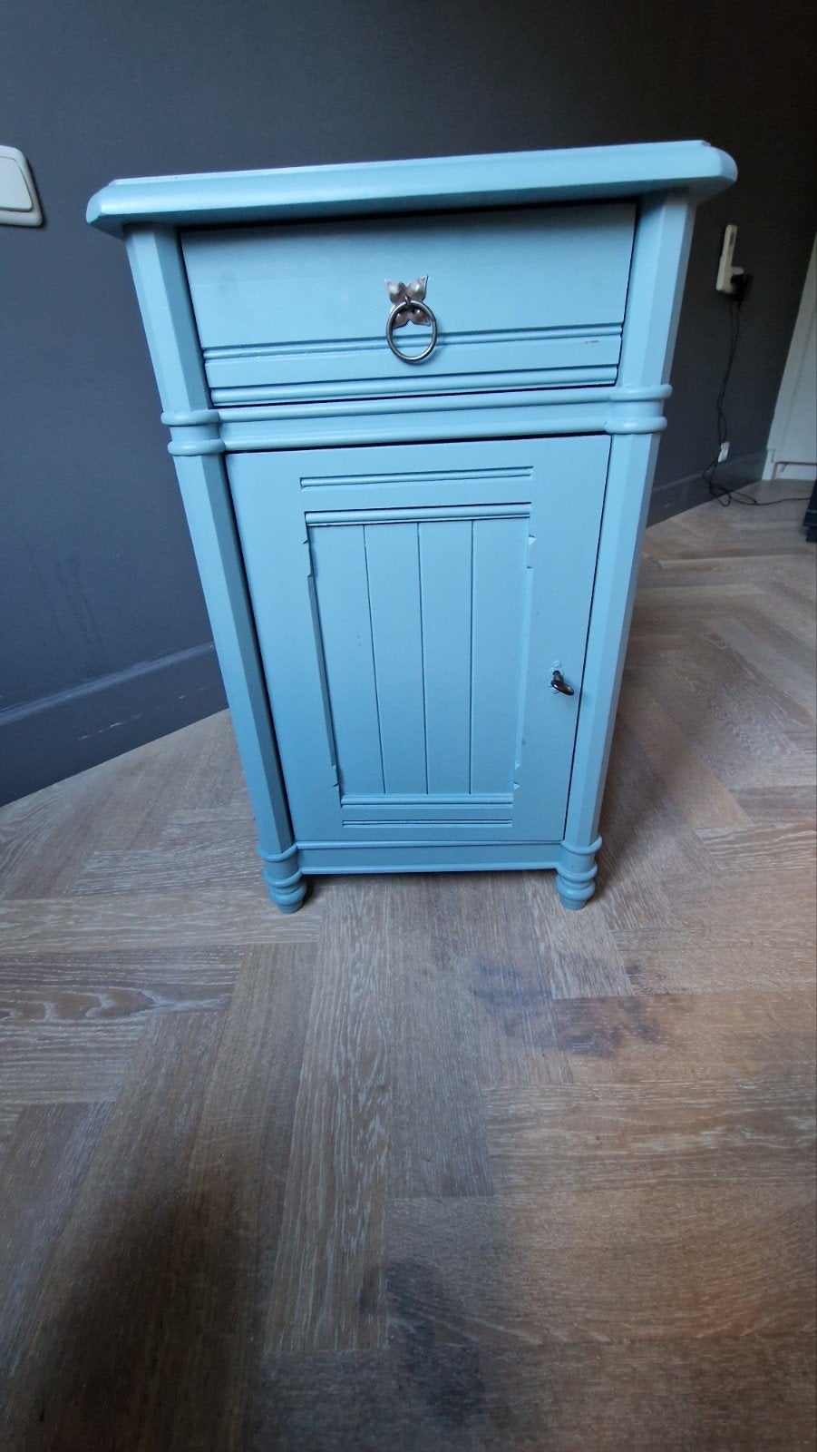 Leuk blauw kastje met lade en deurtje, Ophalen, Gebruikt, 45 tot 65 cm, 70 cm of meer