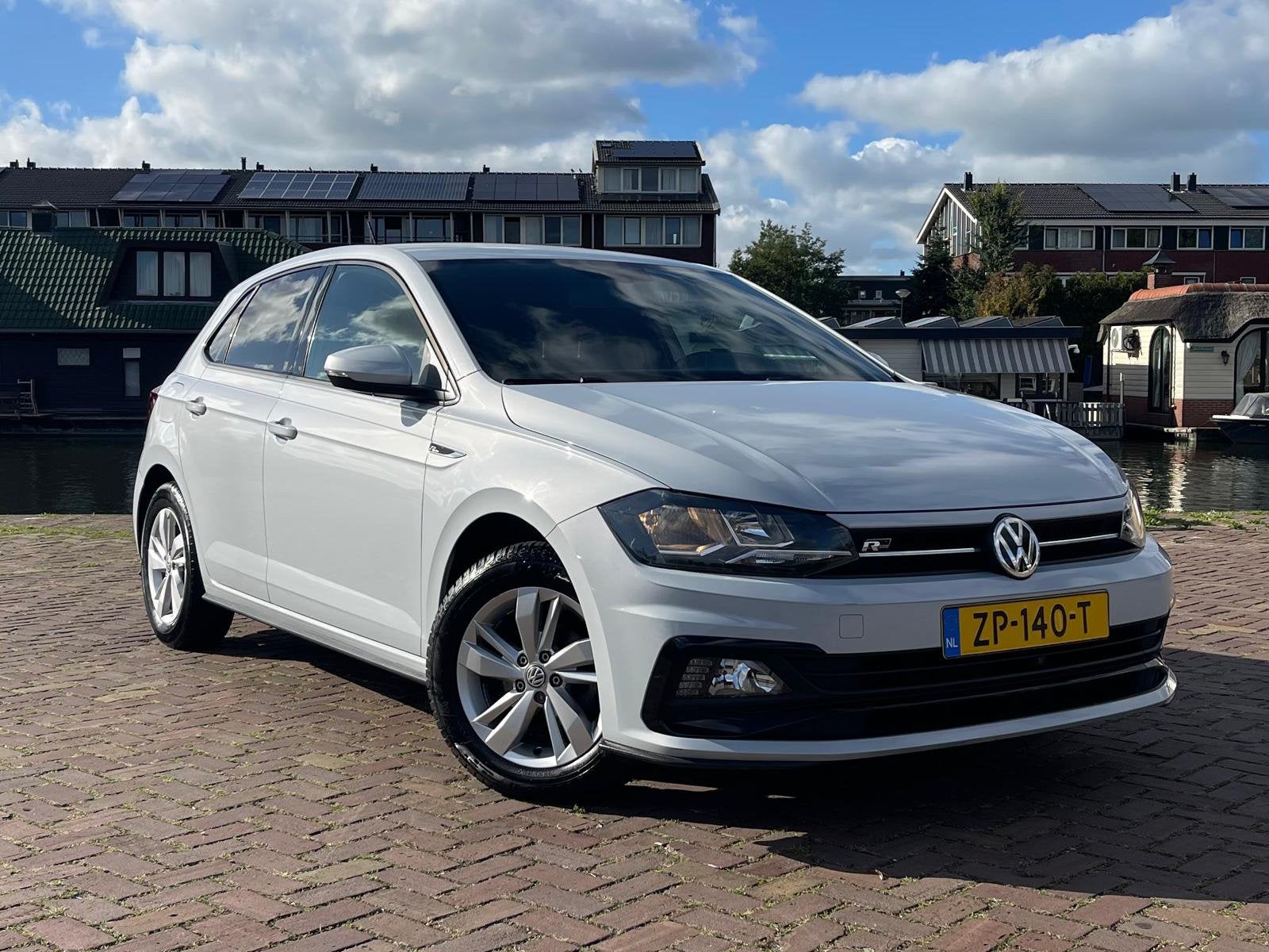 Volkswagen Polo R-Line | 2019 | 147.200 km, Auto's, Voorwielaandrijving, 40 €/maand, Wit, Origineel Nederlands