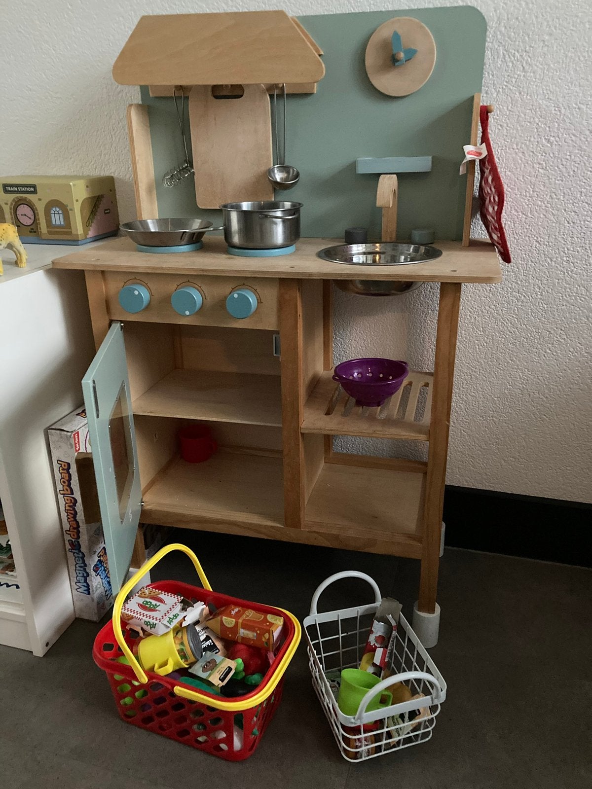 Speelkeuken met accessoires little dutch, Ophalen, Gebruikt, Hout