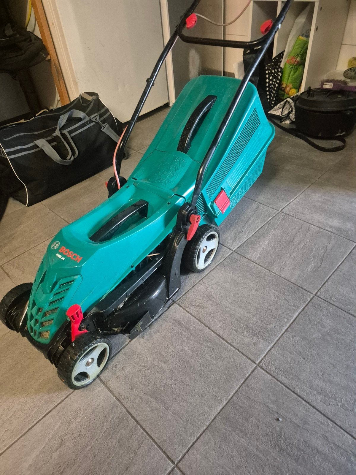 Bosch ARM 34 Elektrische Grasmaaier - gratis!!!!, Ophalen, Cirkelmaaier, Gebruikt, Elektrische grasmaaier