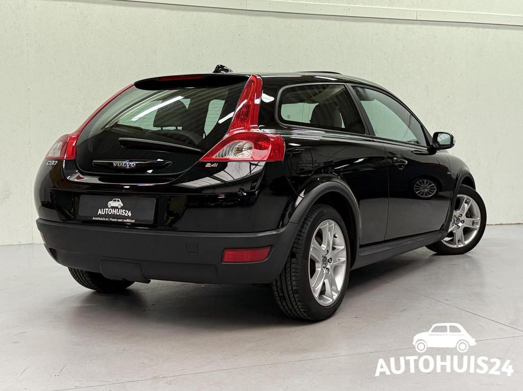 Volvo C30 2.4i 170pk Momentum SCHUIFDAK|LEDER|NAVI, Auto's, Gebruikt, 1302 kg, 4 stoelen, Zwart