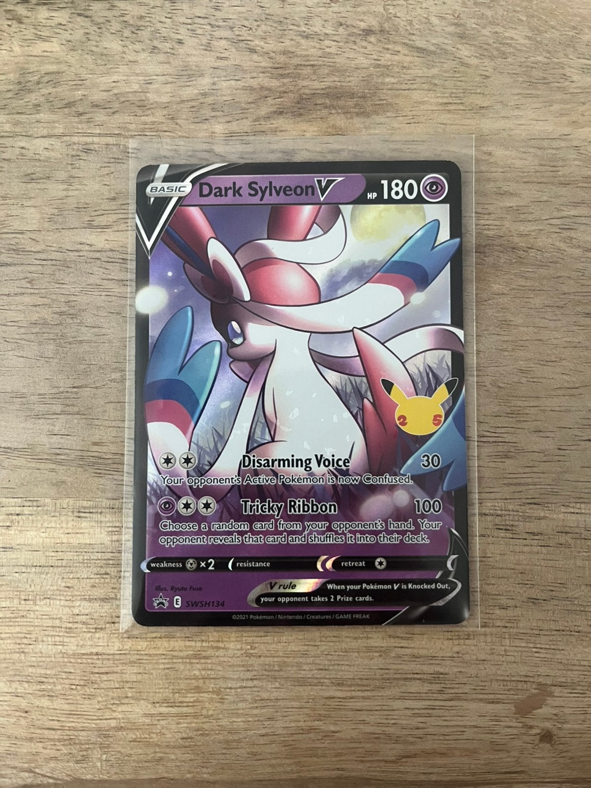 Dark Sylveon V SWSH134, Ophalen of Verzenden, Zo goed als nieuw, Losse kaart, Foil
