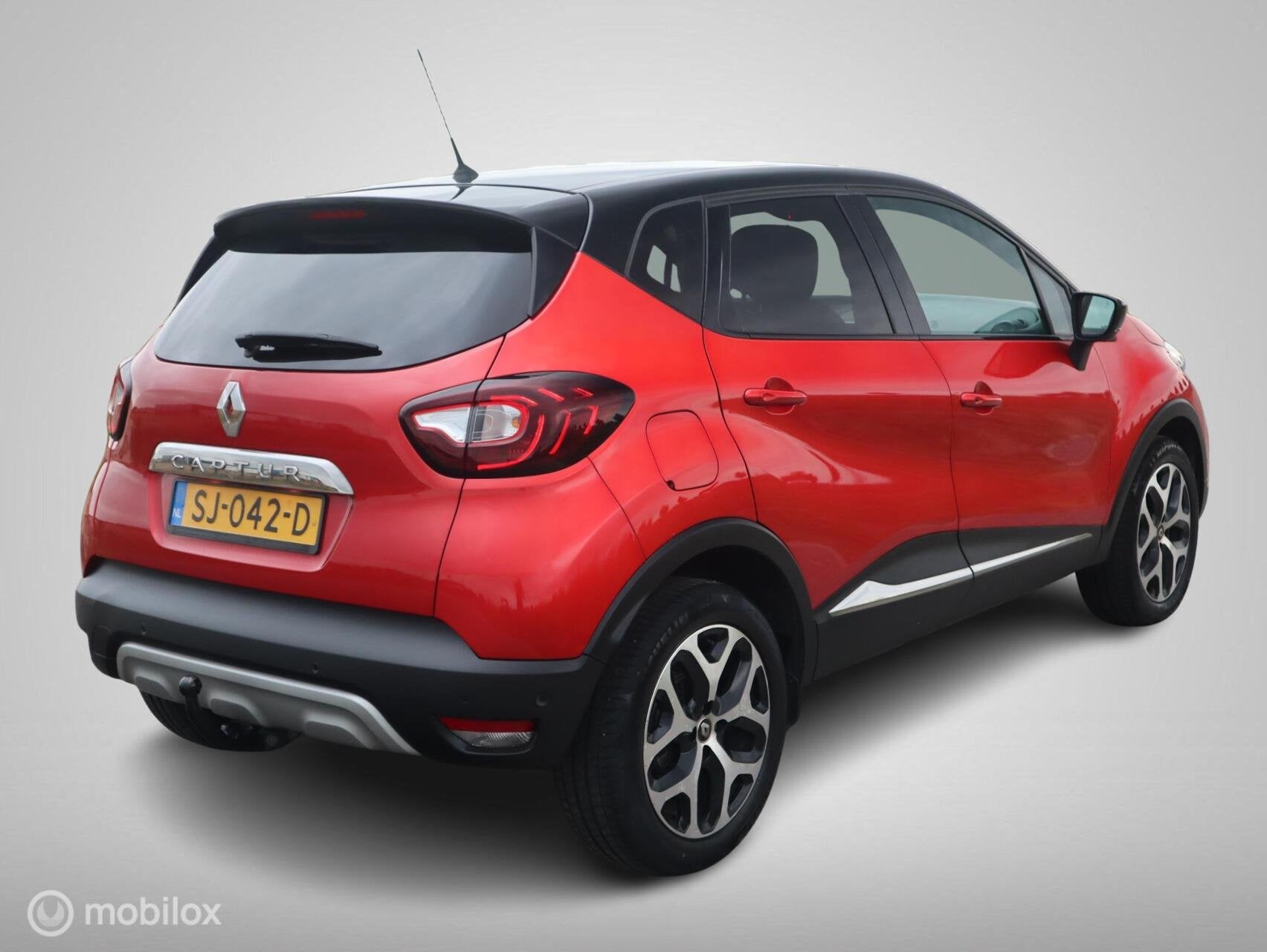 Renault Captur 0.9 TCe Edition One Navigatie|Leer|Stoelverwa, Auto's, Voorwielaandrijving, 898 cc, Gebruikt, 620 kg