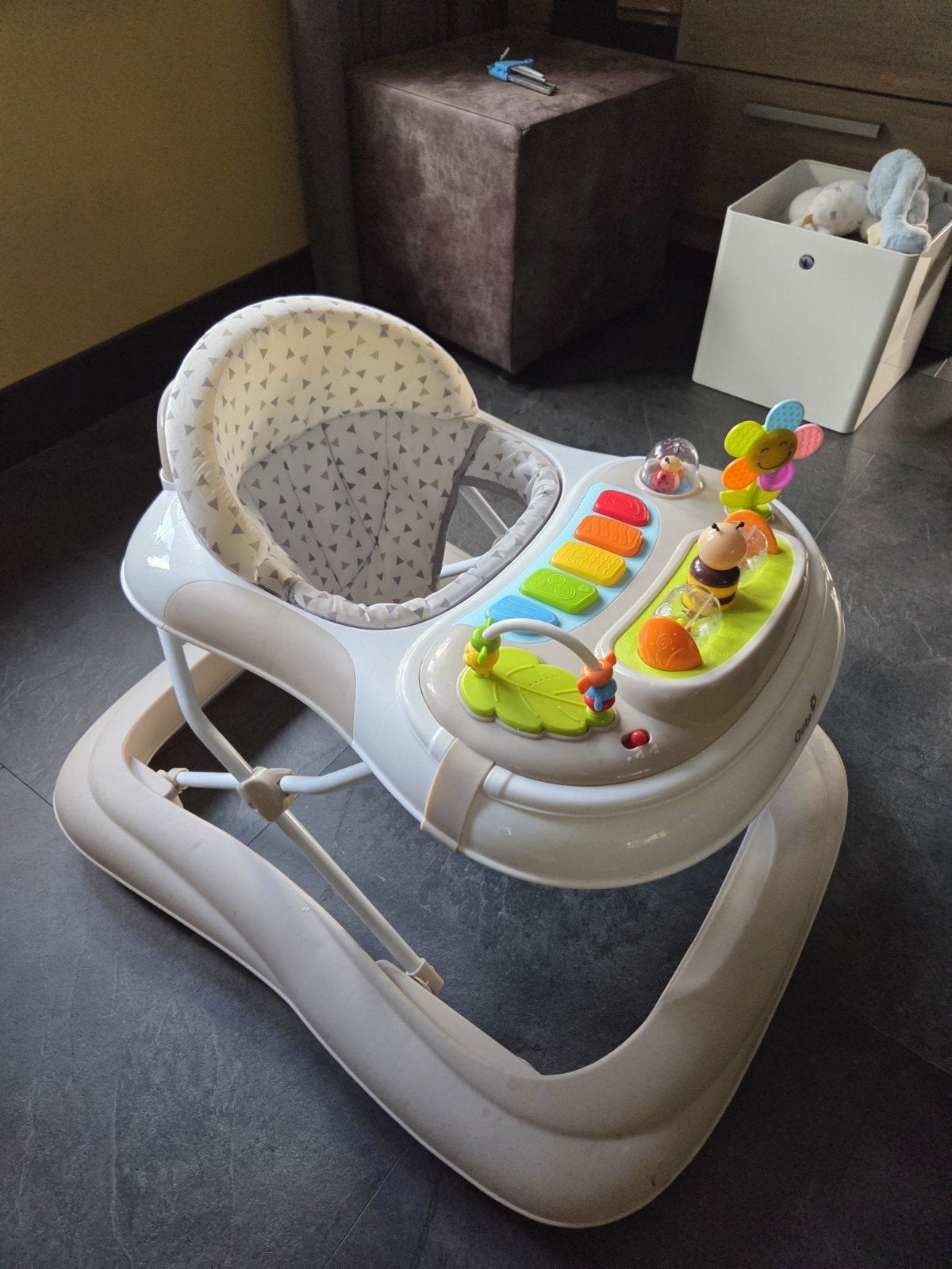 Babywalker / Loopstoel met speelblad - Qute, Kinderen en Baby's, Ophalen, Gebruikt