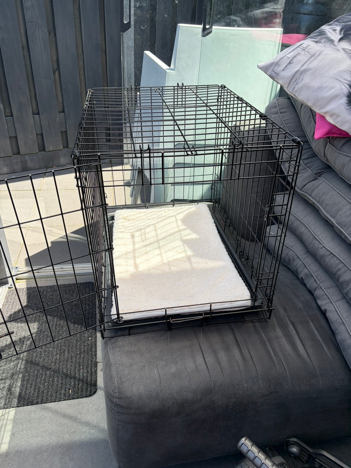 Zwarte bench, Dieren en Toebehoren, Hondenhokken, Ophalen, Zo goed als nieuw, Minder dan 65 cm