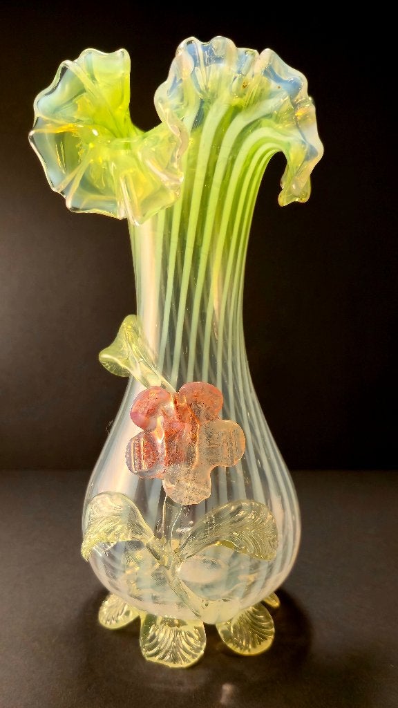 Victorian uraniumglas vaas Stourbridge Stevens & Williams, Antiek en Kunst, Verzenden