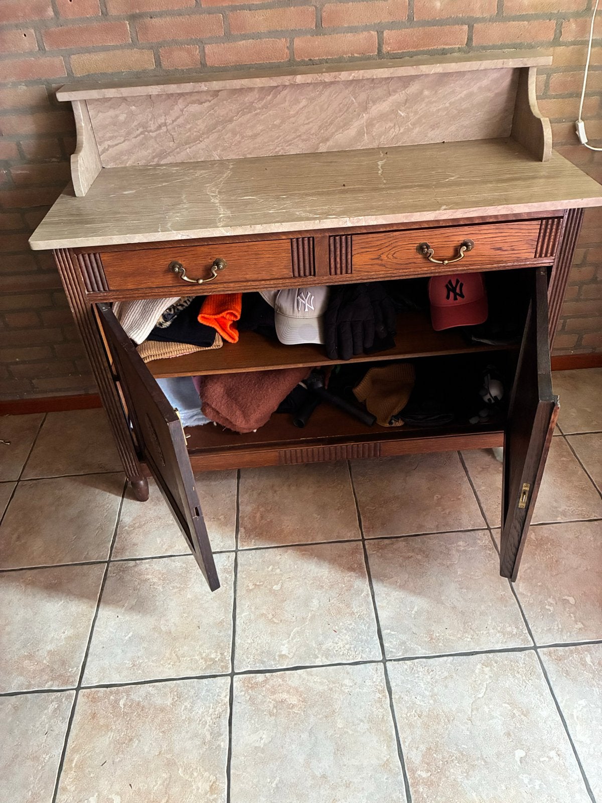 Antiek dressoir met marmeren blad, Ophalen