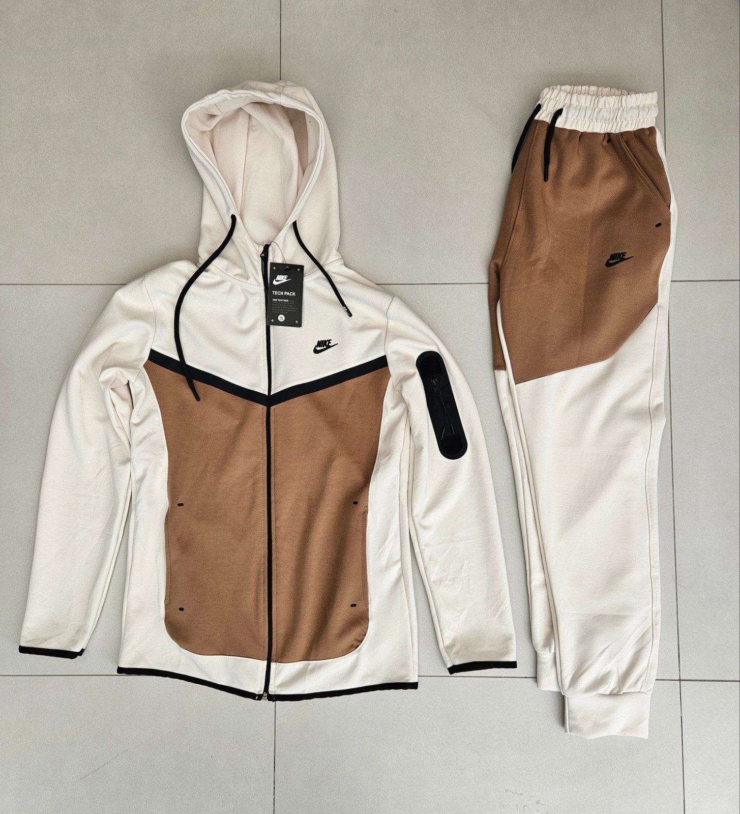 Nike Tech Fleece Pak Wit en Bruin Maat S, Overige kleuren, Verzenden, Nike, Nieuw