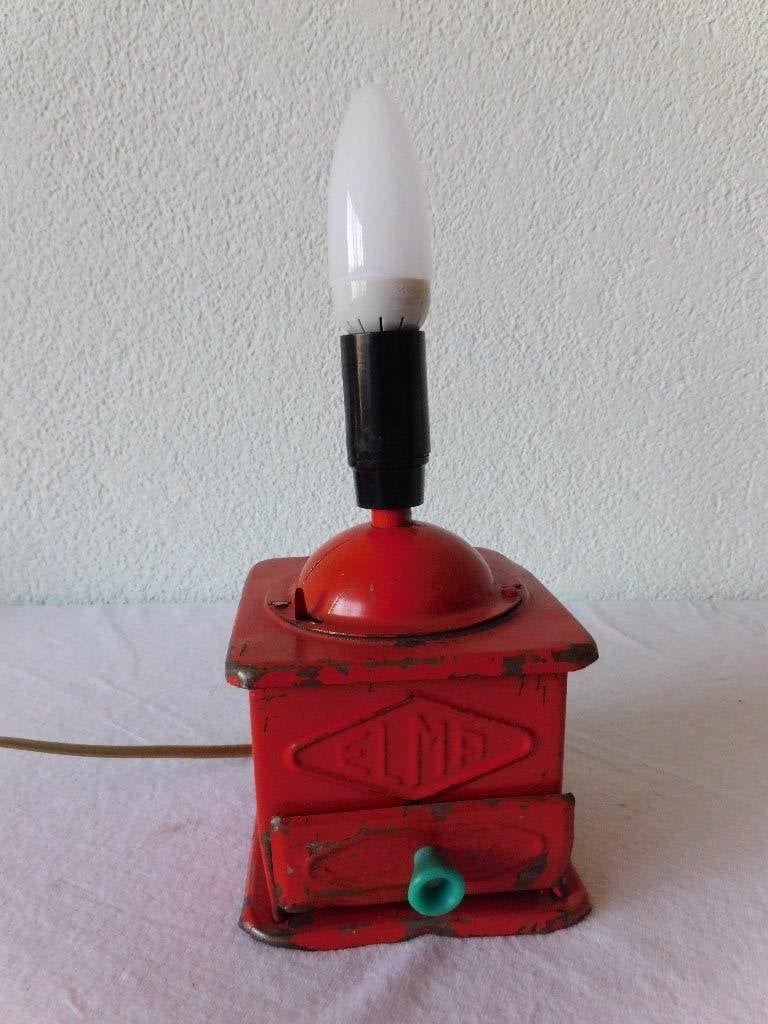 Vintage tafellampje gemaakt van een oude koffiemolen van Elm, Ophalen of Verzenden, Overige typen