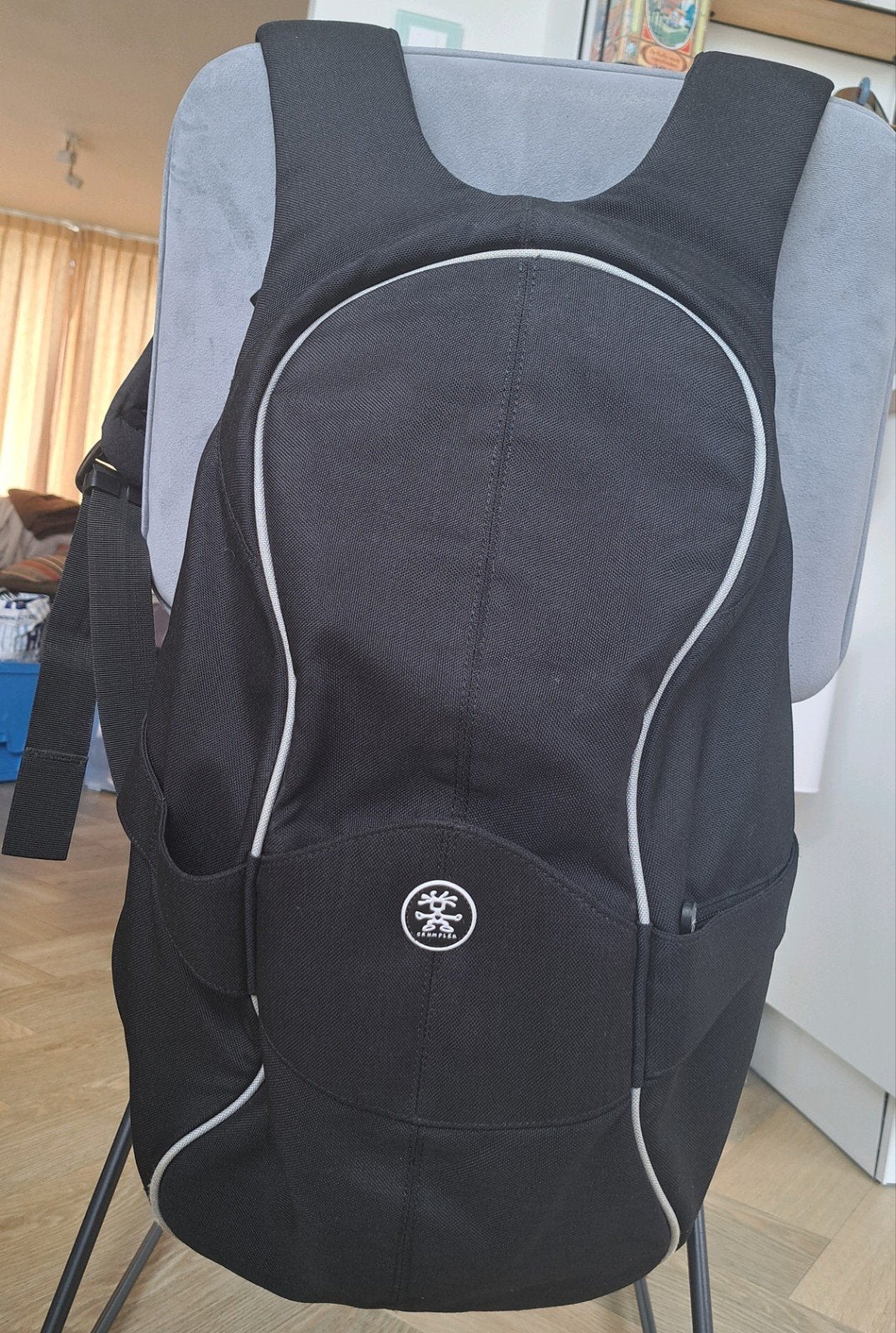 Crumpler base toucher L - zwarte rugtas, Ophalen of Verzenden, Zo goed als nieuw, Overige merken
