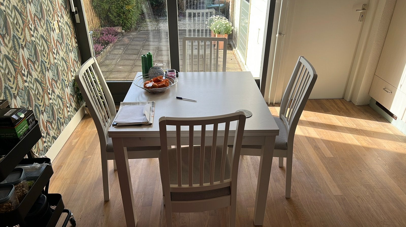 NÄSINGE 4 eetkamerstoelen, wit/Tibbleby Beige-grijs, Huis en Inrichting, Stoelen, Ophalen, Zo goed als nieuw, Wit, Vier