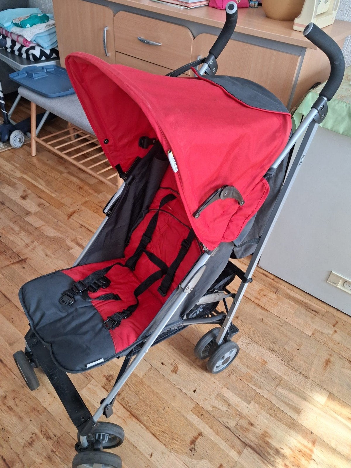 Rode buggy met zonnekap - Ideaal voor onderweg, Ophalen