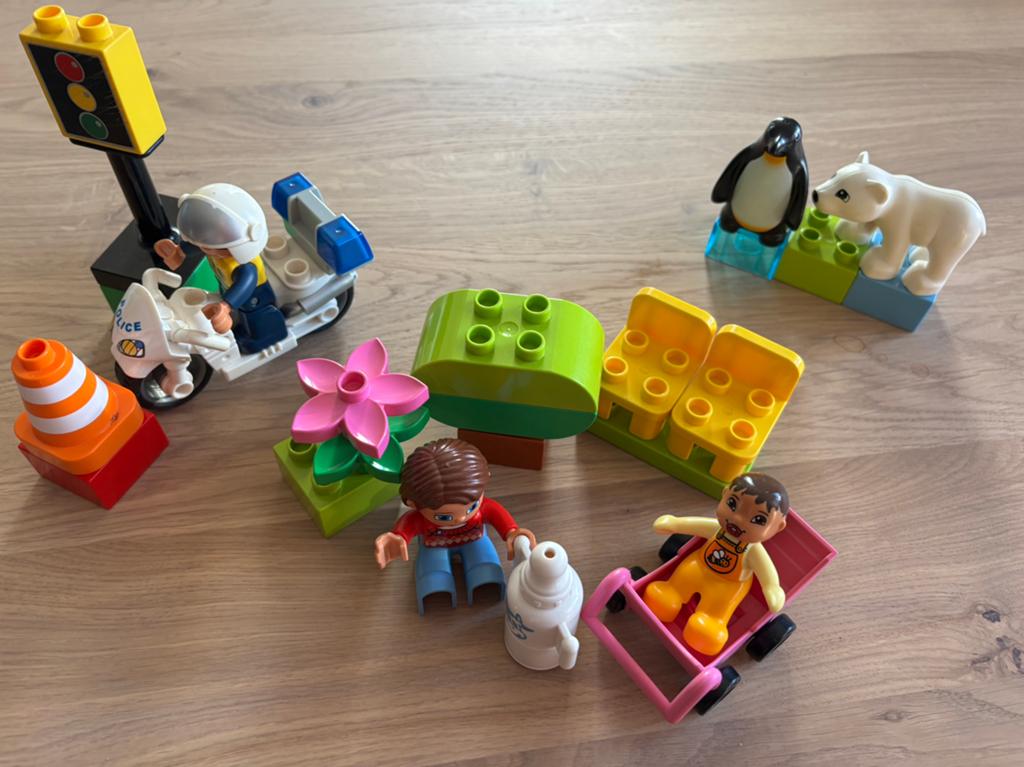 Lego Duplo motoragent, moeder en baby en pinguïn met ijsbeer, Ophalen of Verzenden, Zo goed als nieuw