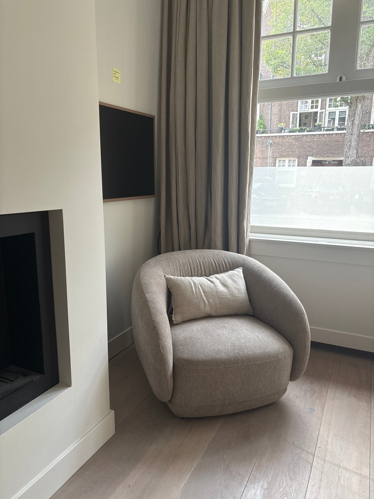 BoConcept Bolzano Fauteuil - Zandkleurig - Zo goed als nieuw, Ophalen of Verzenden, Zo goed als nieuw, Stof, 75 tot 100 cm