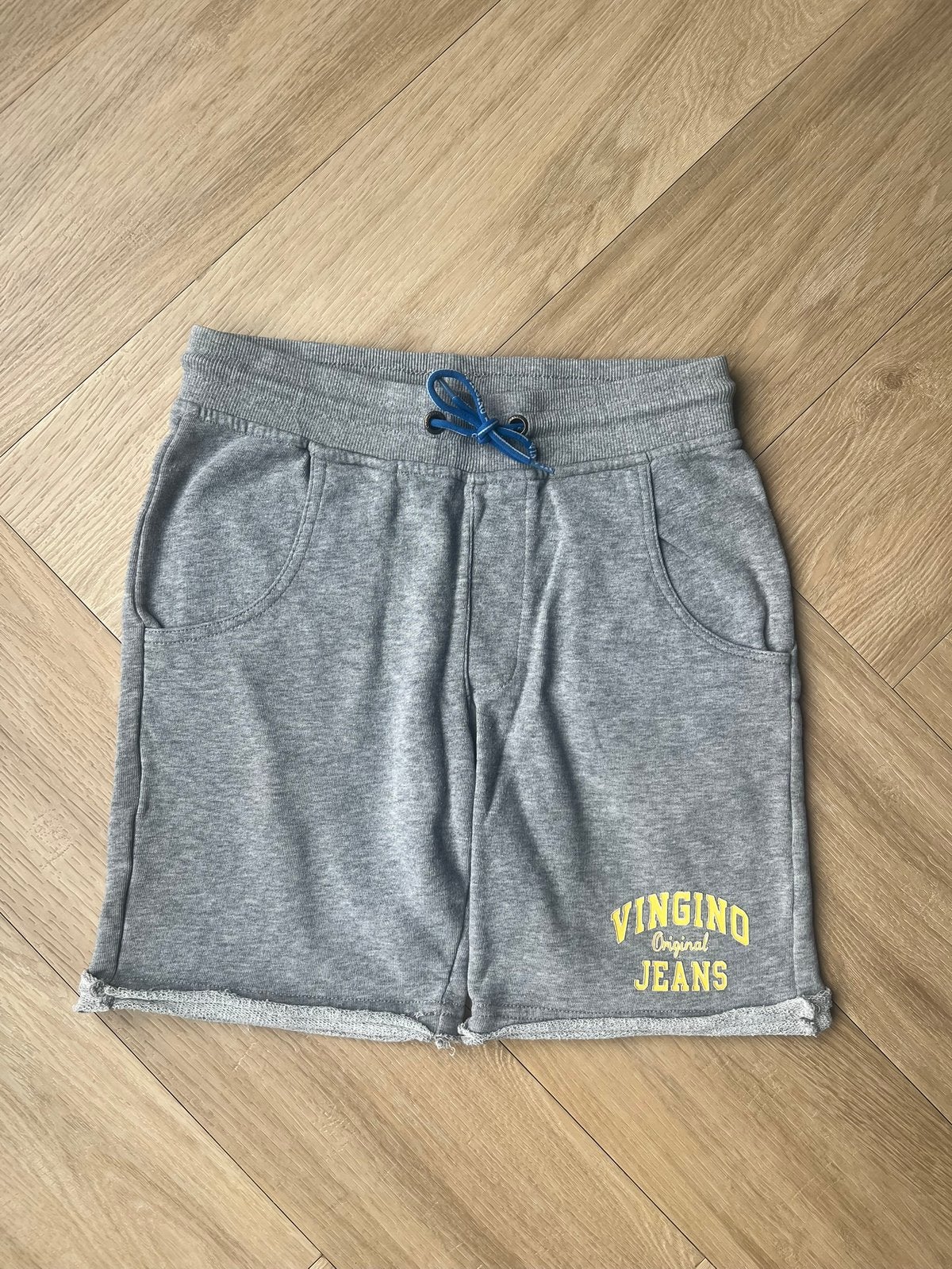 Korte broek, Vingino, jogstof, maat 140 (10), Broek, Ophalen of Verzenden, Zo goed als nieuw, Vingino