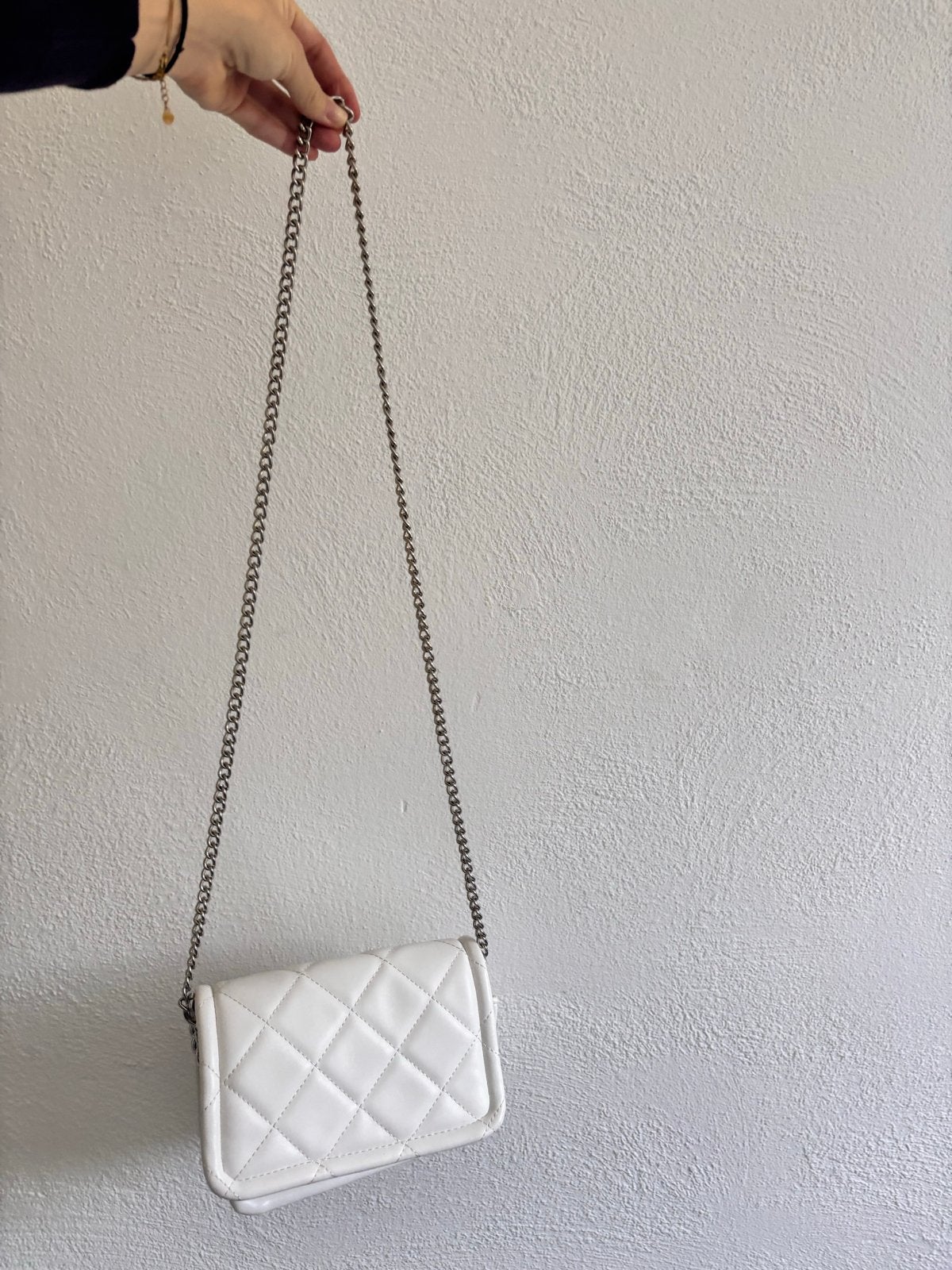 Witte gewatteerde handtas met zilveren ketting, Ophalen, Zo goed als nieuw, Wit, Handtas
