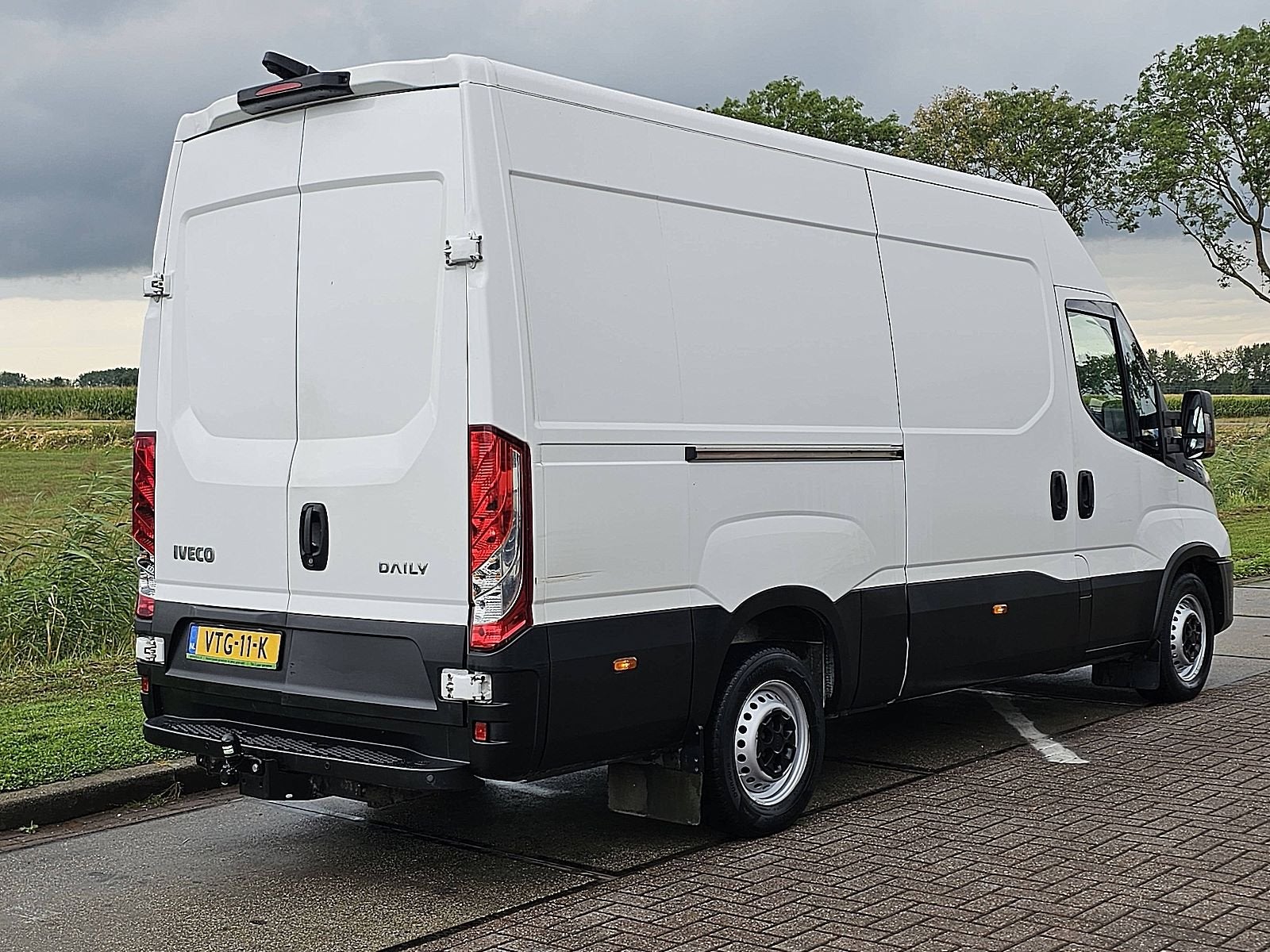 IVECO DAILY 35 S, Achterwielaandrijving, Gebruikt, Euro 6, 156 pk