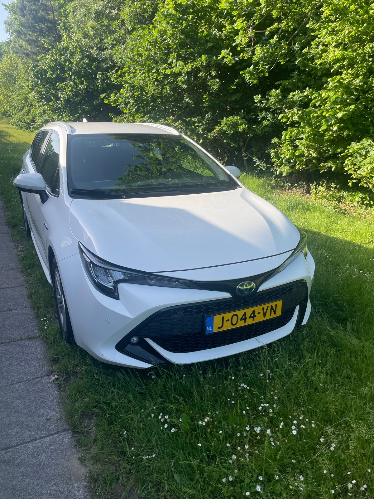 Toyota Corolla TS 1.8 Hybrid 122pk CVT 2020 Wit, 50.246 km, 450 kg, 4 cilinders, Wit, 98 pk