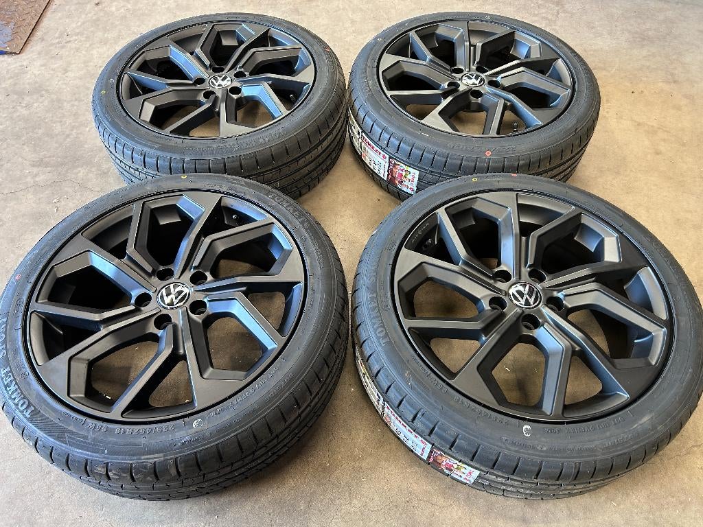 18 inch MG velgen + zomerbanden Audi A3 | VW Golf - Caddy, 18 inch, MG, Banden en Velgen, Nieuw