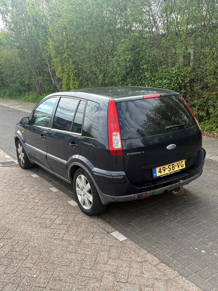 Ford Fusion 1.6 +16V 2005 Blauw Apk tot 15-01-2027, Auto's, Ford, Voorwielaandrijving, 1596 cc, 40 €/maand, Zwart