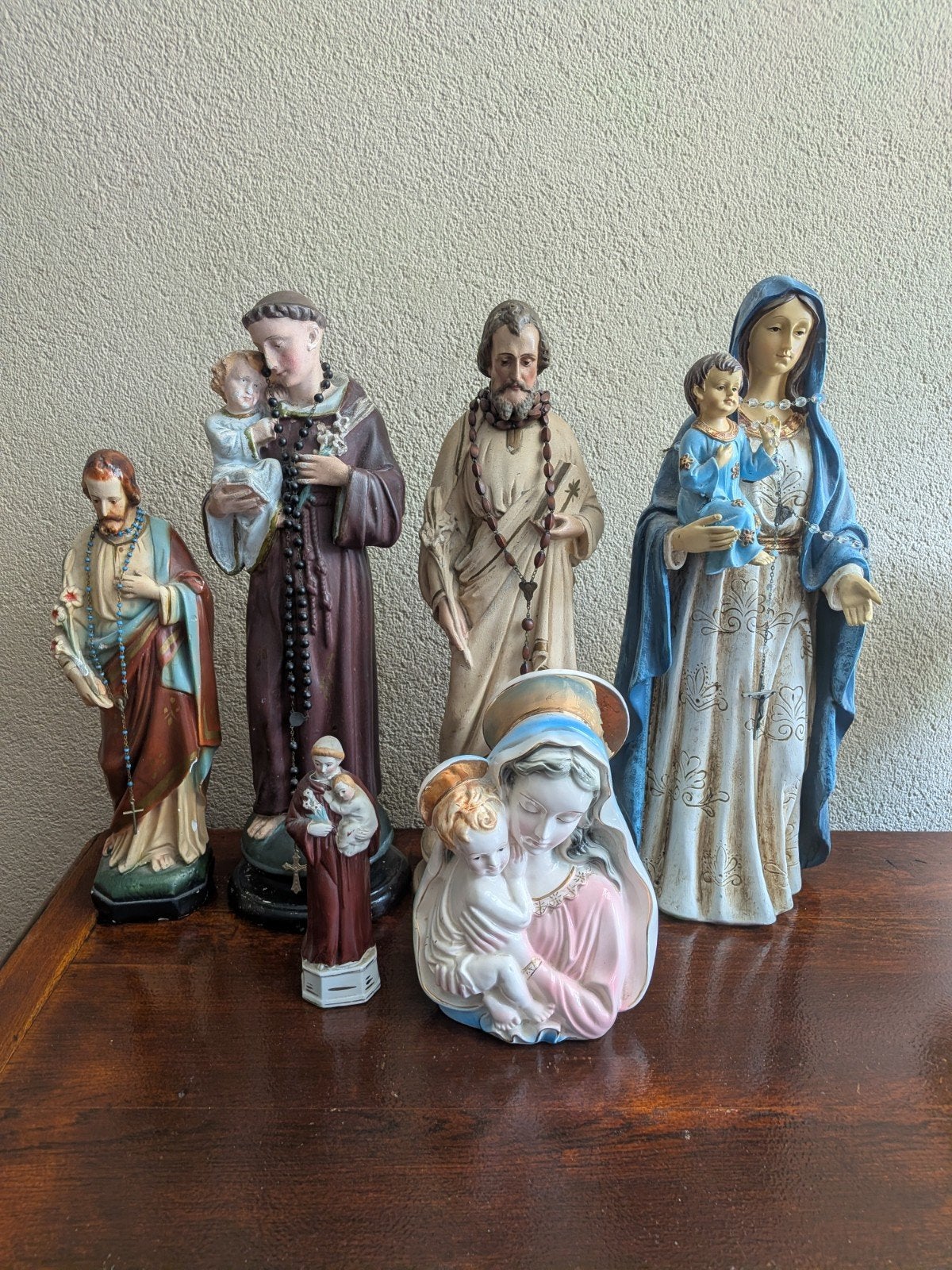 Heilige beelden.
Antieke beelden van porselein ( niet allema, Ophalen, Zo goed als nieuw, Beeld(je), Christendom | Katholiek