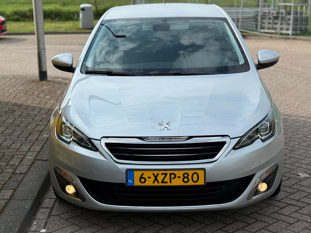Peugeot 308 1.2 PureTech Allure Automaat Xenon Led PDC 68dkm, Stof, Gebruikt, Euro 6, 1199 cc