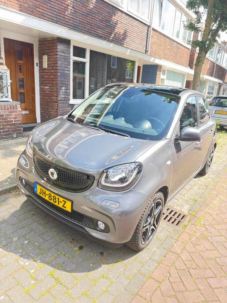 Smart ForFour 0.9 66KW Aut6 2016 Grijs, Auto's, Smart, Automaat, 898 cc, Achterwielaandrijving, 4 stoelen