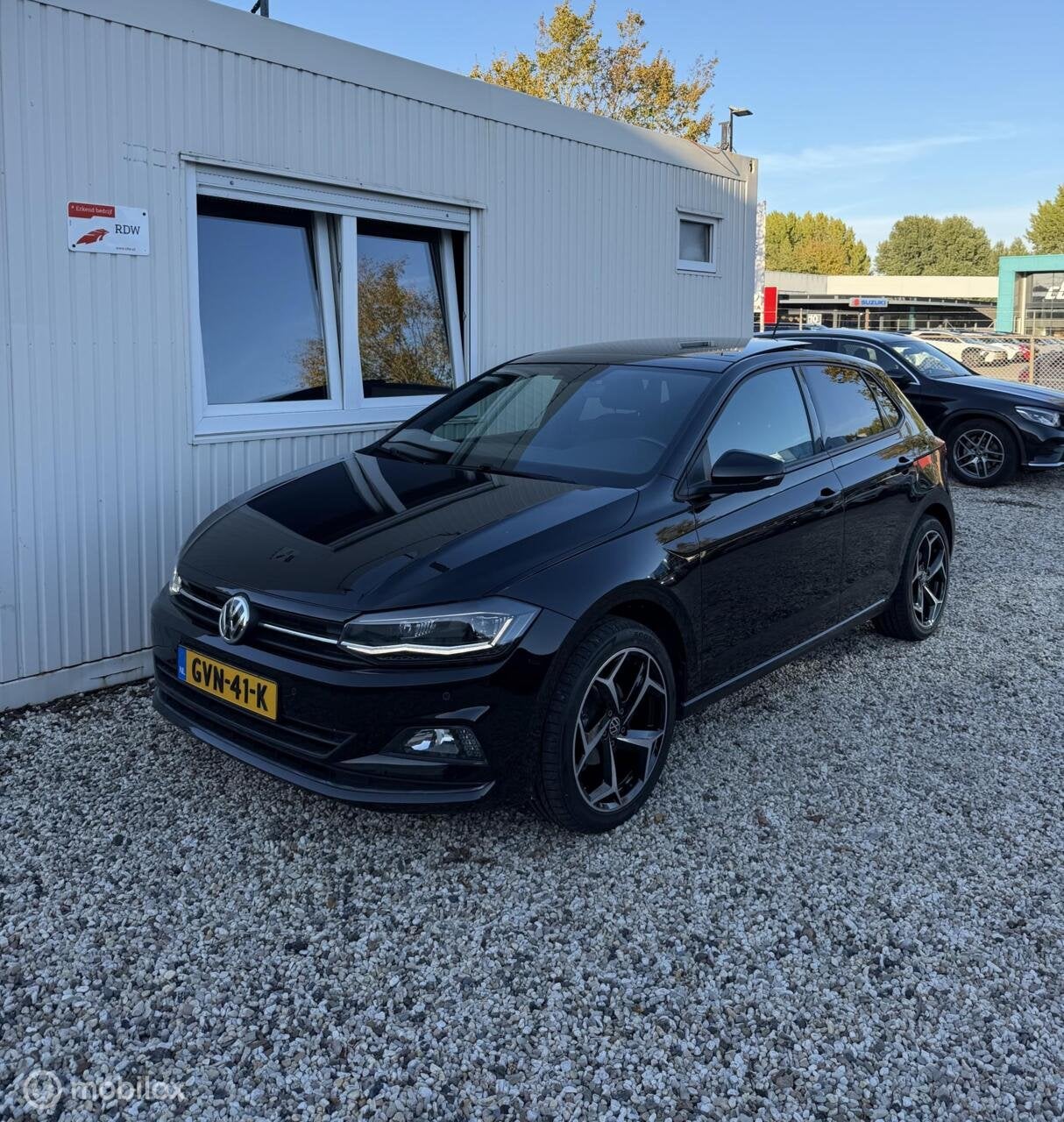 Volkswagen Polo 1.0 TSI DSG Highline PANO VIRTUAL ACC BEATS, Dealer onderhouden, Euro 6, 95 pk, Zwart