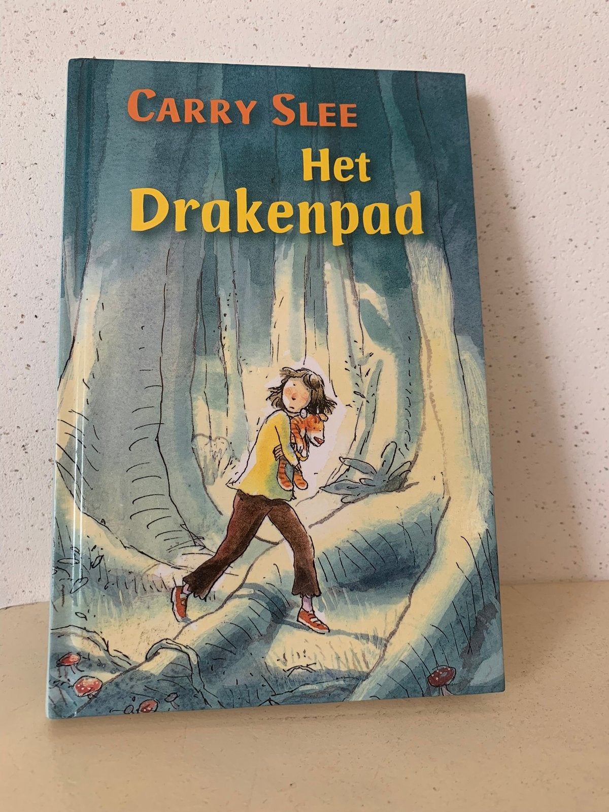 Carry Slee - Het drakenpad, Fictie algemeen, Carry Slee, Ophalen of Verzenden, Zo goed als nieuw