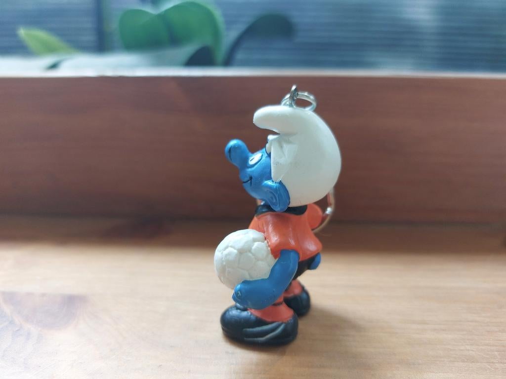 Voetballer smurf sleutelhanger 20454 voetbal wk, Ophalen of Verzenden