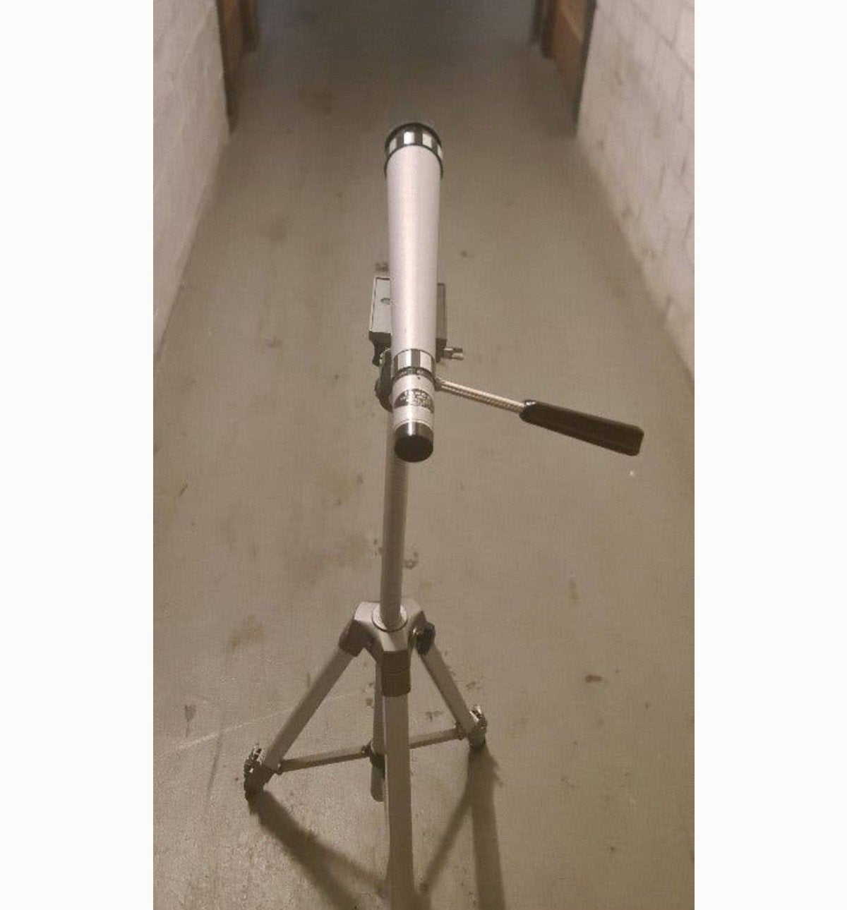 Tasco Refractor Telescoop Model 221 met Statief, Audio, Tv en Foto, Optische apparatuur | Telescopen, Ophalen, Gebruikt, Lenzentelescoop (refractor)