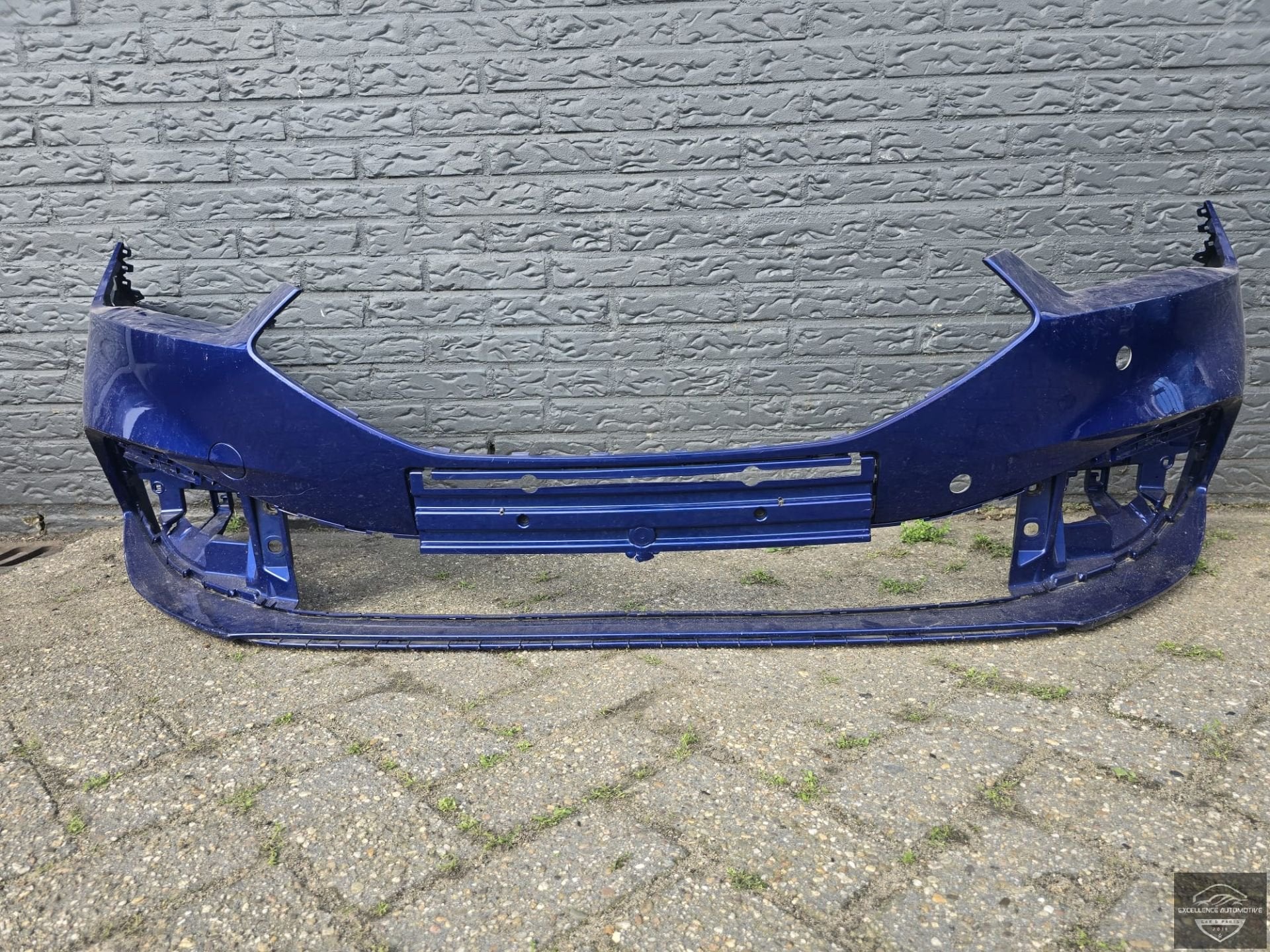 Seat Cupra Leon 5FA 2020-2024 Voorbumper Bumper 6xPDC Origin, Gebruikt, Autovia A-2, Km 585 585
08760  Martorell, ES, Ophalen of Verzenden