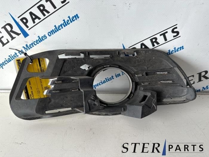Bumper Rooster van een Mercedes C-Klasse, Gebruikt, -, Ophalen of Verzenden, Bumper