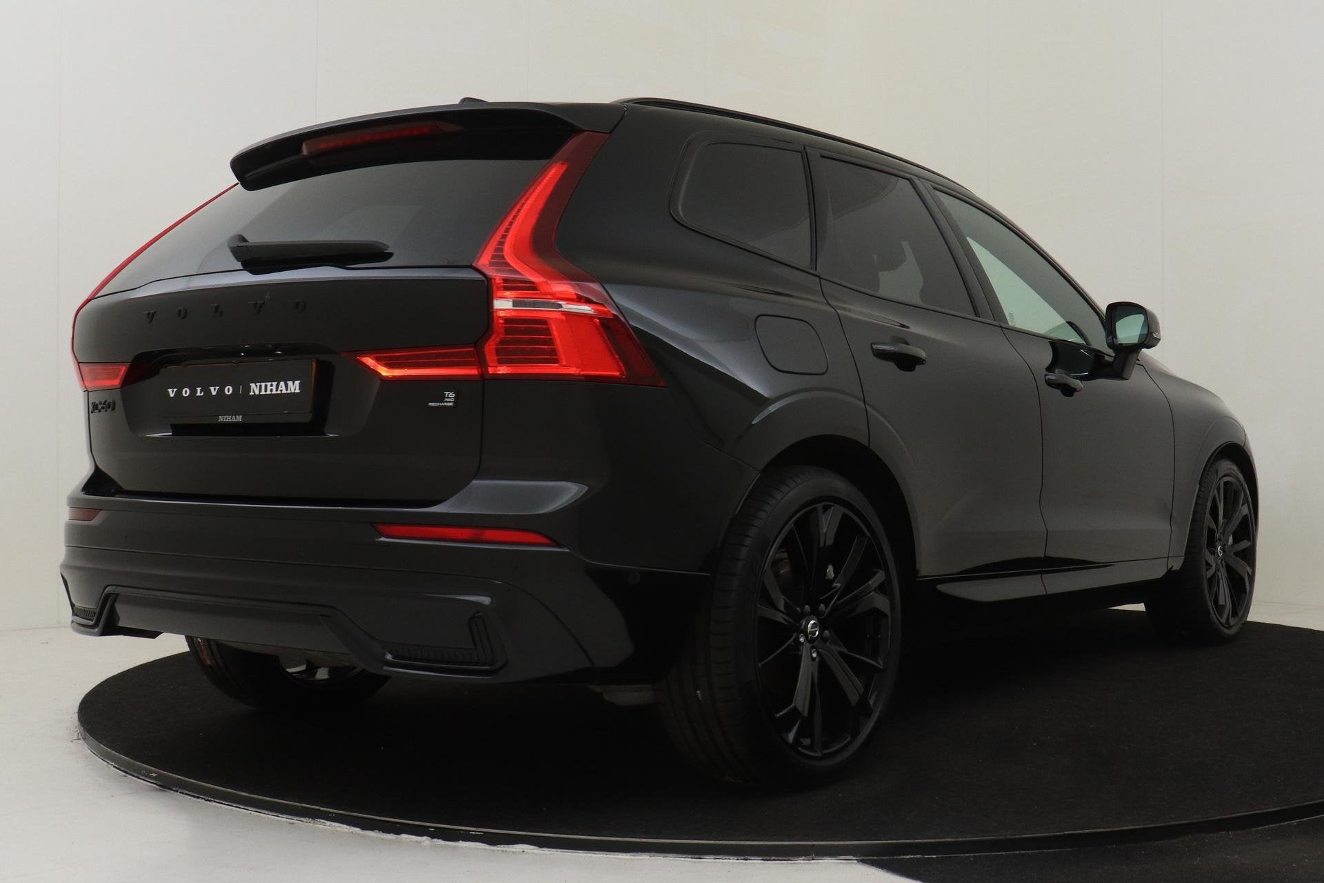 Volvo XC60 T6 PLUG-IN HYBRID AWD ULTIMATE BLACK EDITION -PAN, Auto's, Automaat, 12 maanden, Gebruikt, Euro 6