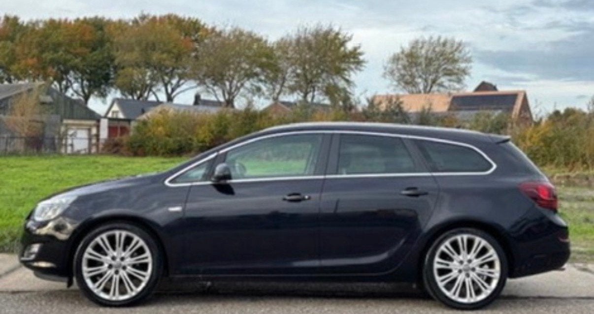 Opel Astra 1.6 Turbo 132KW Sports Tourer 2010 Zwart, Voorwielaandrijving, Stof, Zwart, 4 cilinders